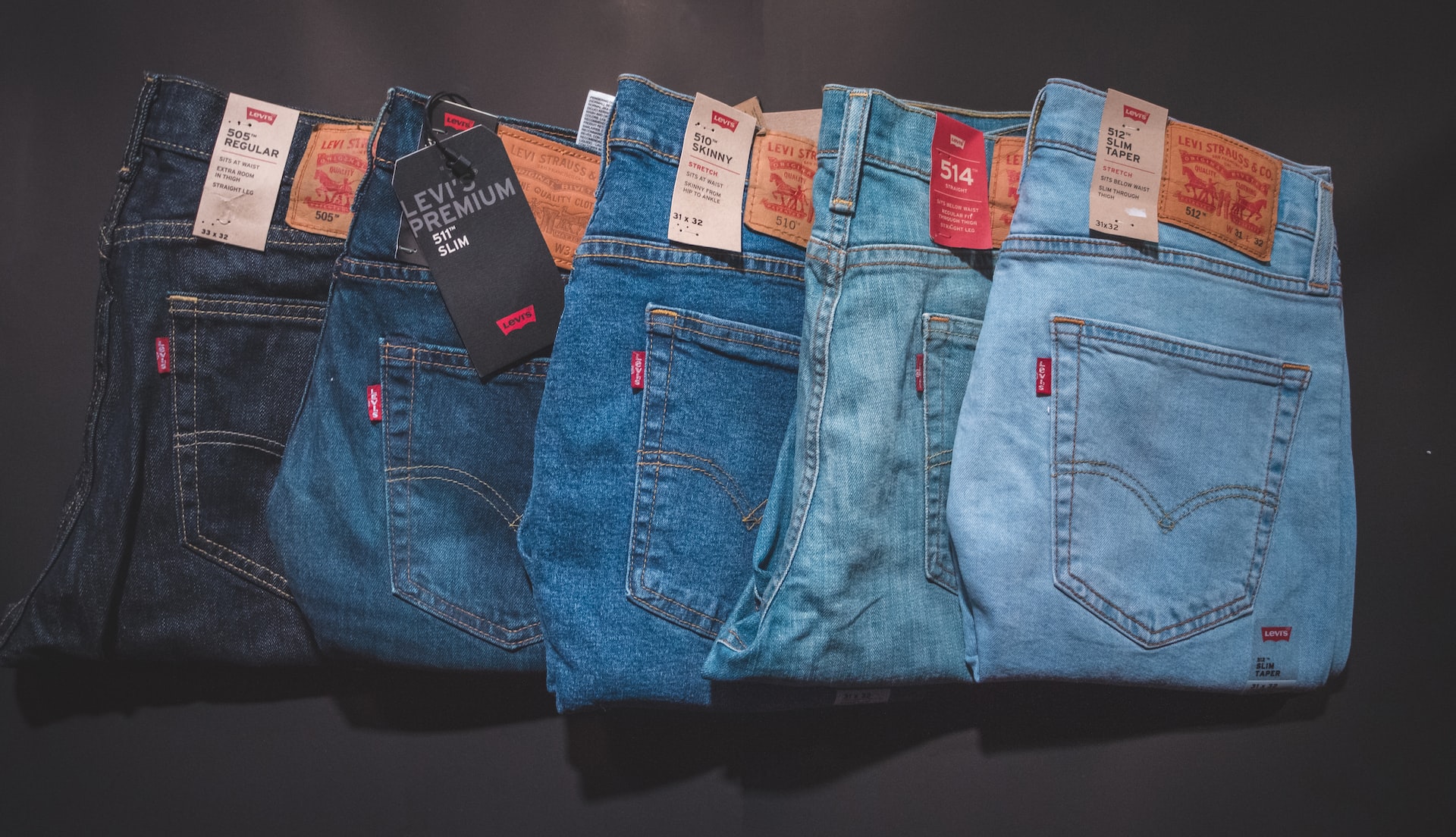 Slouchy jeans, czyli modne spodnie, które pokochasz