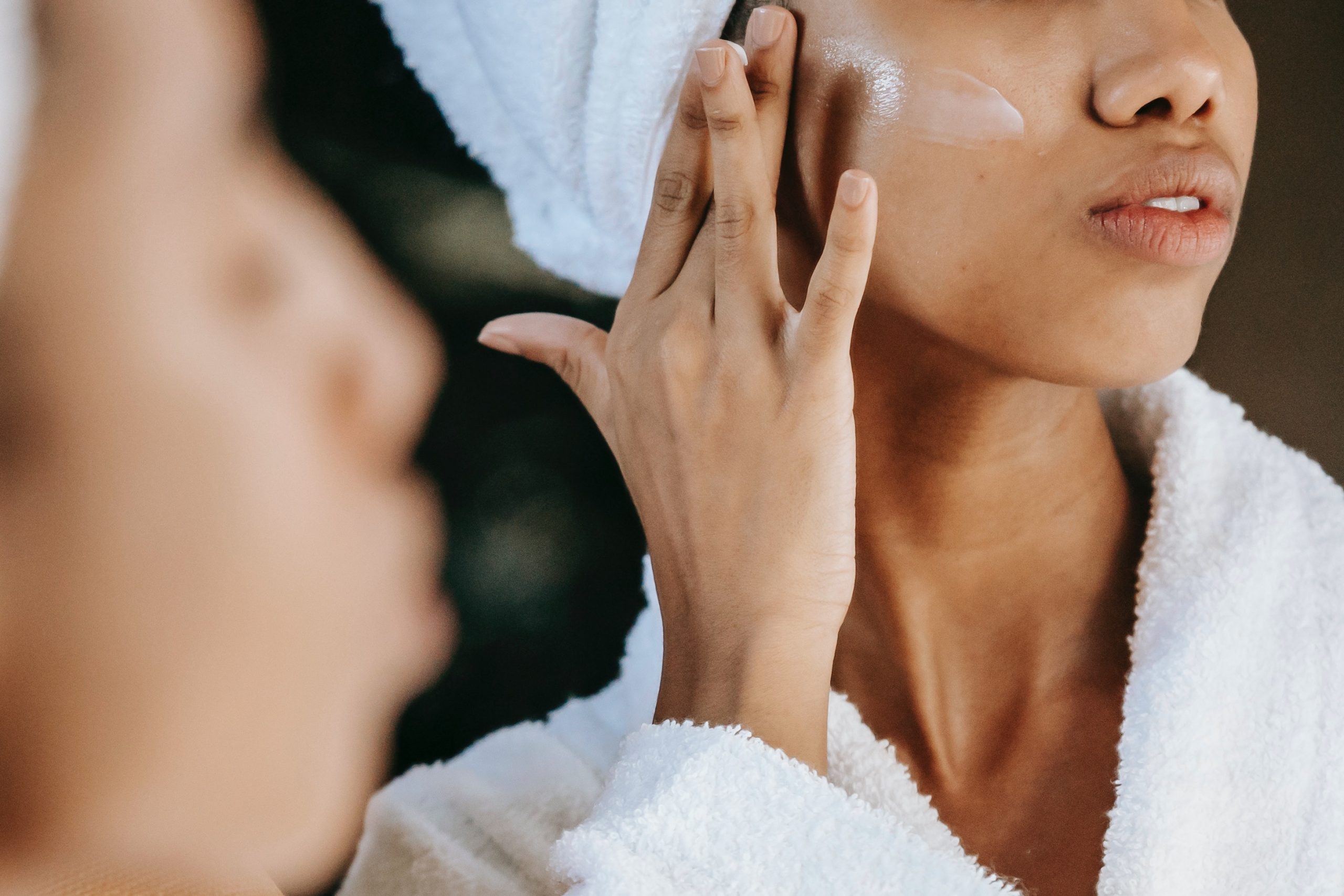 Jak pozbyć się trądziku? – poradnik kosmetyczny dla młodzieży